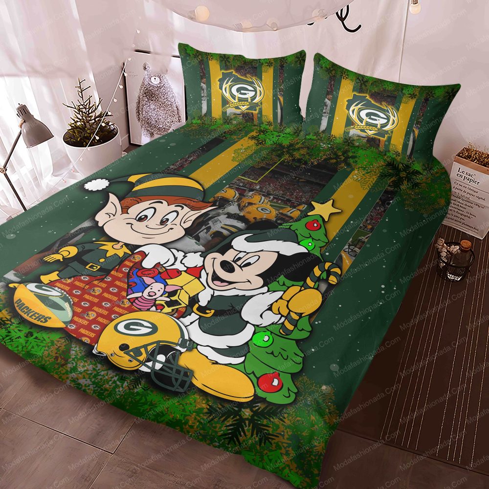 Festive Green &amp; Gold Cartoon Bedding Set - Cozy Holiday Theme For Kids &amp; Fans