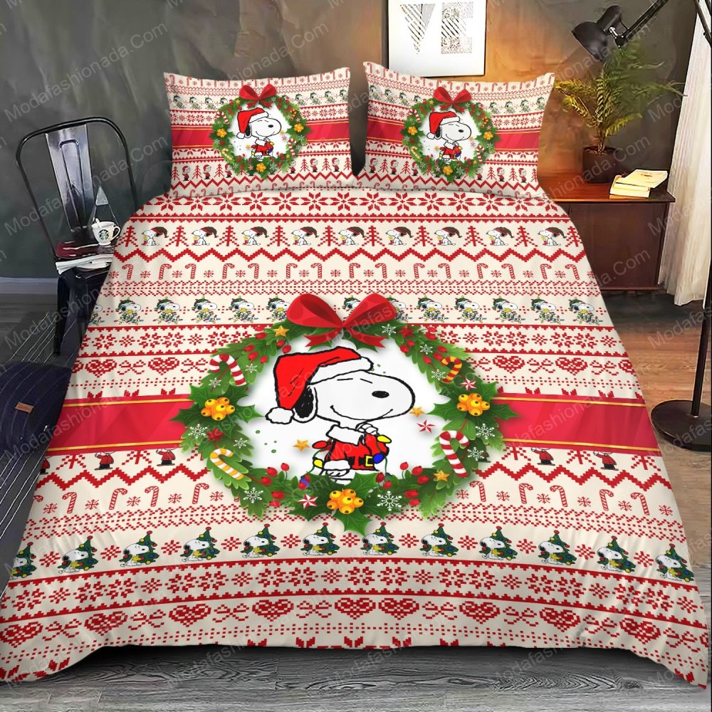Festive Snoopy Christmas Bedding Set - Cozy Holiday Bedroom Decor Gift