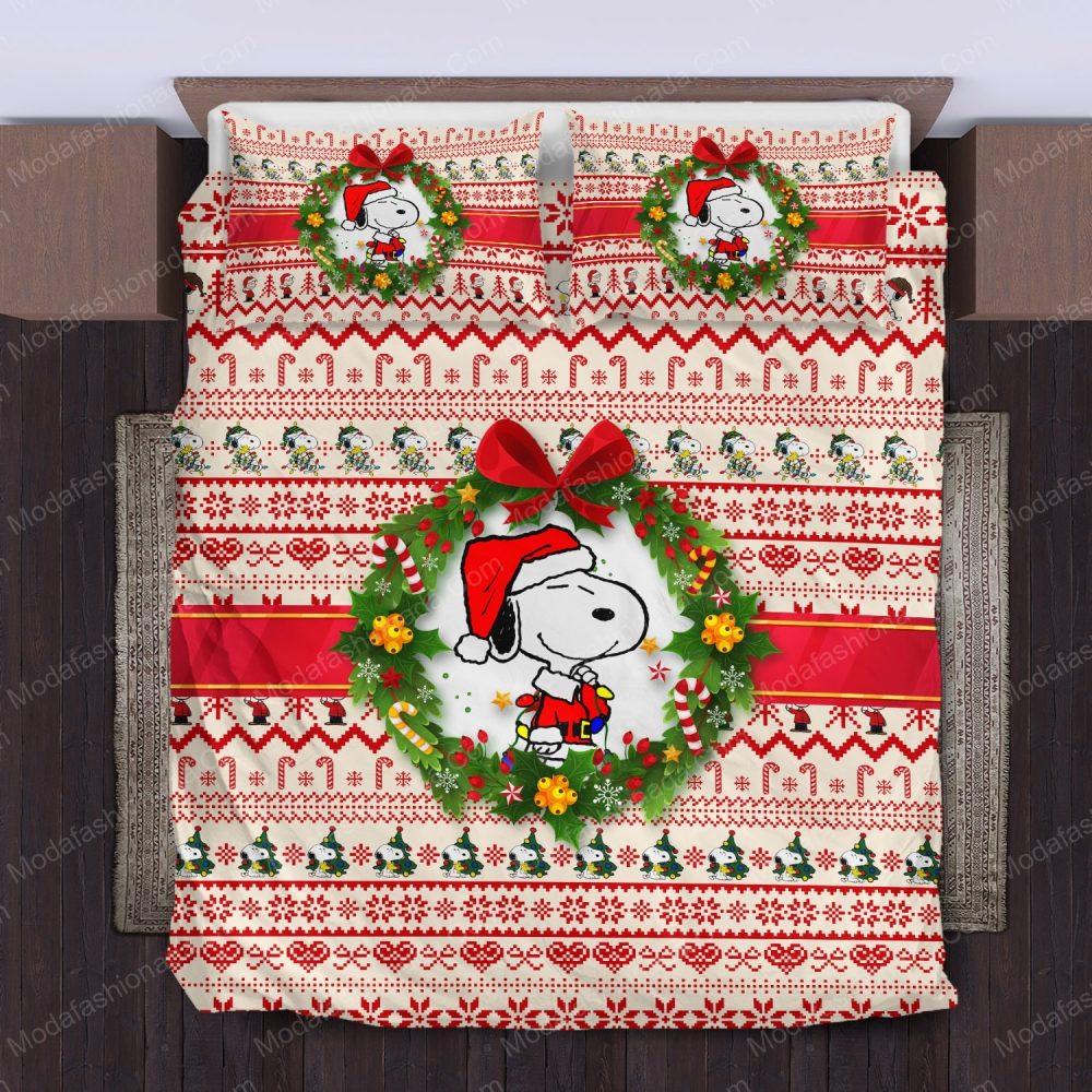 Festive Snoopy Christmas Bedding Set - Cozy Holiday Bedroom Decor Gift