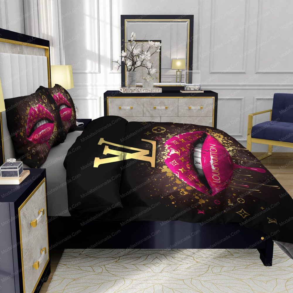 Supreme Louis Vuitton Black Background Bedding Sets